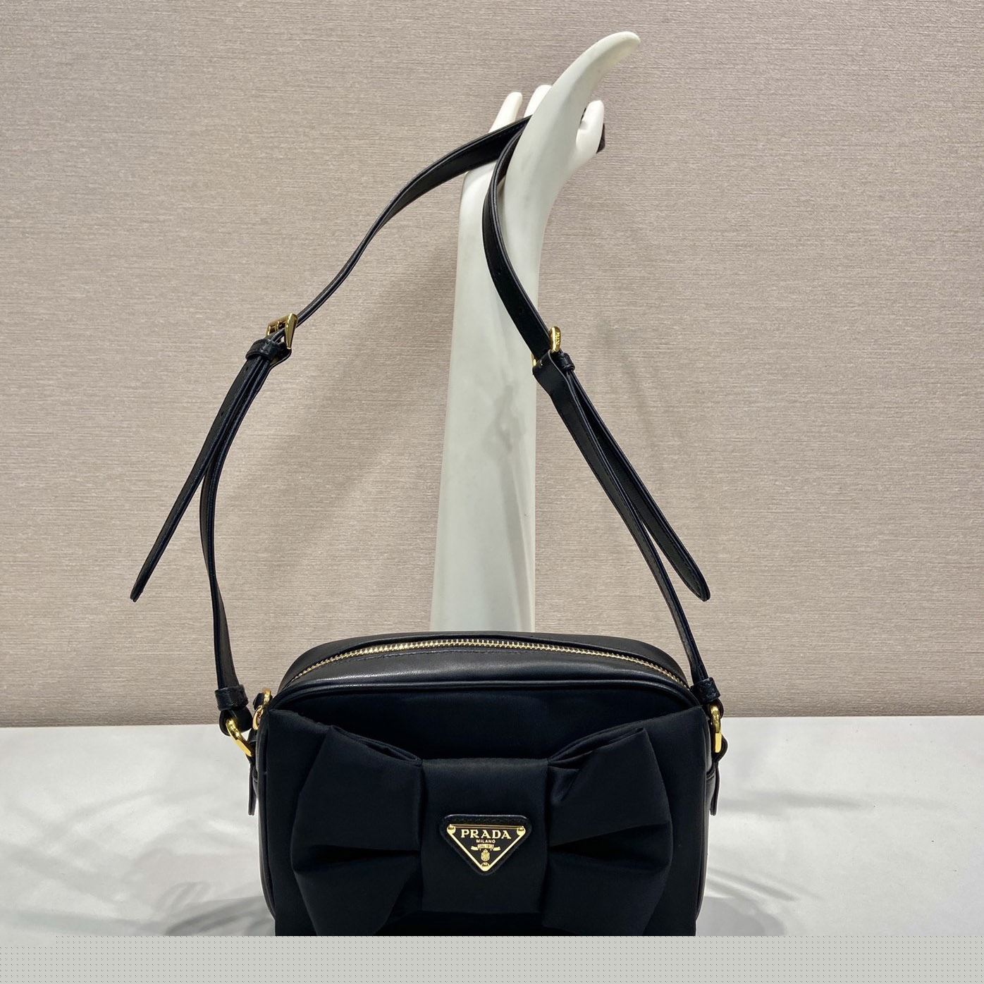 Pra*a top handle bags